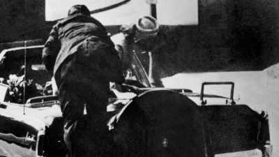 And she was crawling back and came in - JFK: What The Doctors Saw