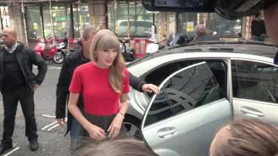 And she has such a skill
at putting those relatable
feelings to music - Taylor Swift vs Scooter Braun: Bad Blood