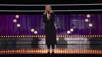 And she's generously
sharing that with her audience. - Carol Burnett: 90 Years of Laughter + Love