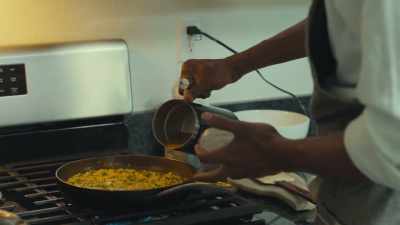 And so, every time I want
to add my broth here, - Wake & Bake with Dom Brown