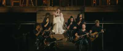And so, we have brought
the folklore cabin to LA. - TAYLOR SWIFT | THE ERAS TOUR