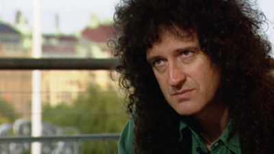 And something to everyone
who would like to be Brian May? - The Show Must Go On: The Queen + Adam Lambert Story