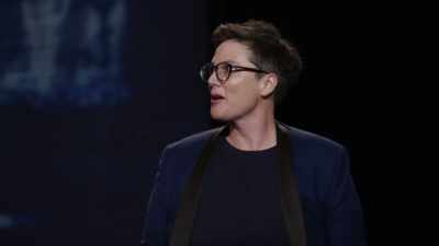 ♪ And sometimes when you're on ♪ - Hannah Gadsby: Nanette