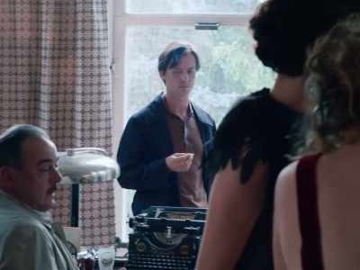- And this splendid man kills himself.
- That's enough. - Fabian: Going to the Dogs