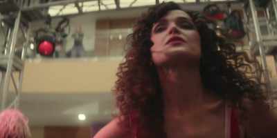 And swing the hips. Swing, swing, swing - Physical