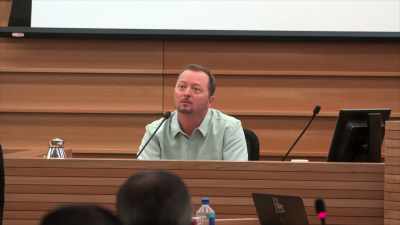 And he tells Officer
Tingley, in his first statement, - Two Shallow Graves