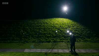 And that's exactly
what Leavitt noticed, - Secrets of Size: Atoms to Supergalaxies