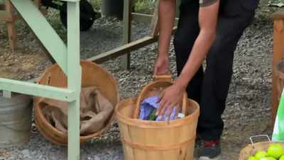   And that's good eating
  right there. - Moonshiners: Master Distiller