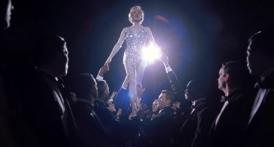 And the audience loves me - Chicago