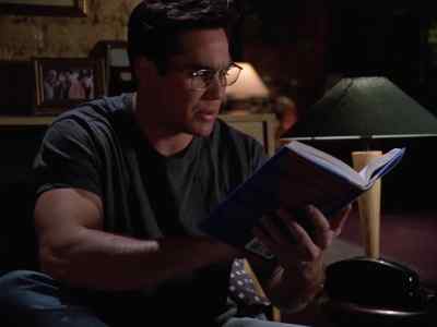 "And the committee gave its
highest praises to Dr. Maxwell Deter... - Lois & Clark: The New Adventures of Superman