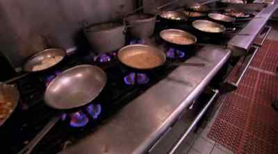 And the food
is finally getting out. - Kitchen Nightmares