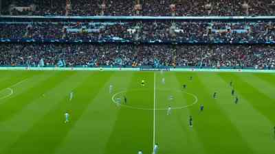 And the game begins in
the best possible way... - Real Madrid: Until the End