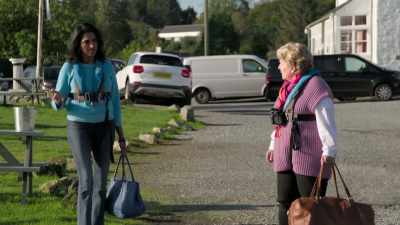 -- And the idea is we are
going to go in a boat? - Extraordinary Escapes with Sandi Toksvig