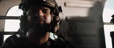 And the no-names
sitting across from us, - Jarhead: Law of Return