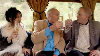 And the queen. Queen
Victoria, your majesty. - Great Rail Restorations with Peter Snow