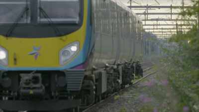 And the same track is
still floating today. - Secrets of the Railways