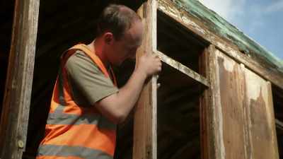 And the team are
now very hard at work - Great Rail Restorations with Peter Snow
