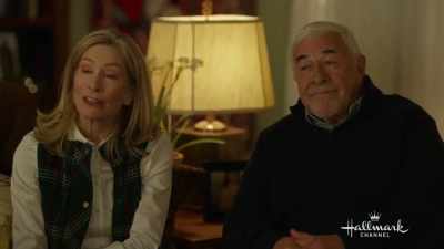 - And then a few days later,
we all gather again, - Sister Swap: A Hometown Holiday