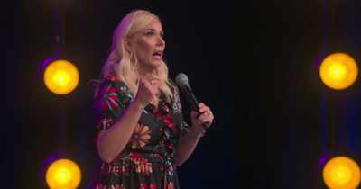 - And then...
- [audience laughing] - Leanne Morgan: I'm Every Woman
