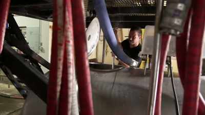  And then growing up on a farm, - Moonshiners: Master Distiller
