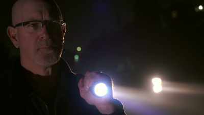 And then he looks down
at my gun, - Confronting a Serial Killer