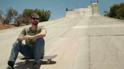 And then non skateboarders were addicted - Pretending I'm a Superman: The Tony Hawk Video Game Story