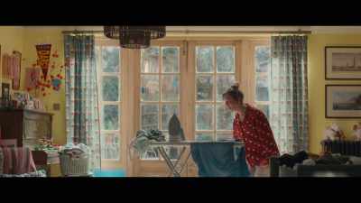 And then you nuke her arse
on the government's support
for fracking. - Bridget Jones: Mad About the Boy