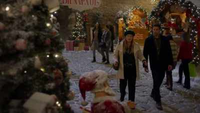 And then they shared
their first kiss-- - Joyeux Noel