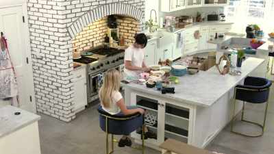 - And then you slice it in half, - Selena + Chef