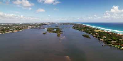 And then,
there's West Palm Beach, - House of Maxwell