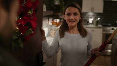 - And then you were here.
- W-wish? - Rescuing Christmas