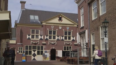 And there was a drawing school
really nearby, - Vermeer: The Greatest Exhibition