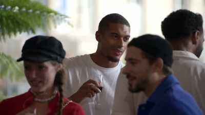 And if there are two great guys
here at the same time, - Love Trip: Paris