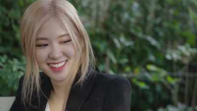 And there was this girl - Blackpink: Light Up the Sky