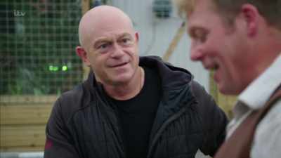 And there's blood everywhere, - Britain's Tiger Kings - On the Trail with Ross Kemp