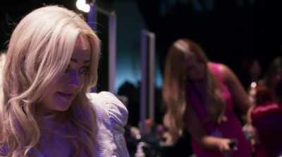 And if there's one thing our
salon know how to do, - Deadly Cuts