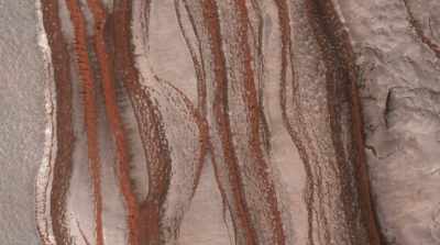 And these striking cliffs
that skirt along the outside. - Mars: One Day on the Red Planet