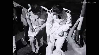 And they were going to try
to break a record. - Becoming Cousteau
