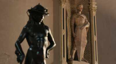 And yet they represent
completely different visions - Lost in Florence