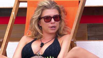 And they'd have like
a flirt about it, - Love Island