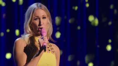 And they'll just
blow past the folder - Nikki Glaser: Good Clean Filth