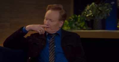 -And his timing.
-He talks like a 1930s - Norm Macdonald: Nothing Special