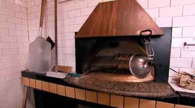 AND TO MAKE MATTERS WORSE, - Kitchen Nightmares