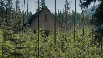And she took Rachanda
up to the Santiam junction. - Lost Women of Highway 20