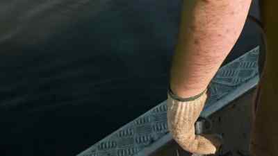   And he tried to come back up
        again right here. - Swamp People