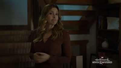 - And you two...
- We're not married. - Mystery 101: Killer Timing
