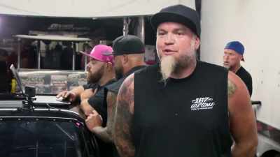 And, uh, we got outrun by
Lizzy like everybody else does. - Street Outlaws No Prep Kings Team Attack
