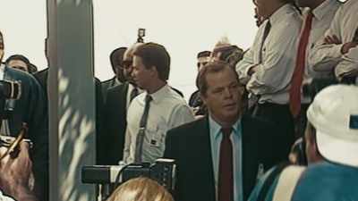 AND, UH, I, I DETECT SOME
MOVEMENT THROUGH THE CROWD. - LA 92