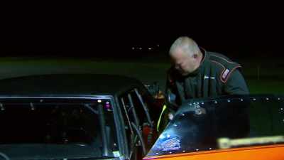 And, uh, it... [chuckles] left like a
dump truck, but it come on after that. - Street Outlaws No Prep Kings Team Attack