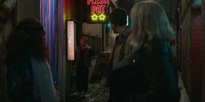 - And very mangled minge.
- Thank you for that, Konstantin. - Rain Dogs